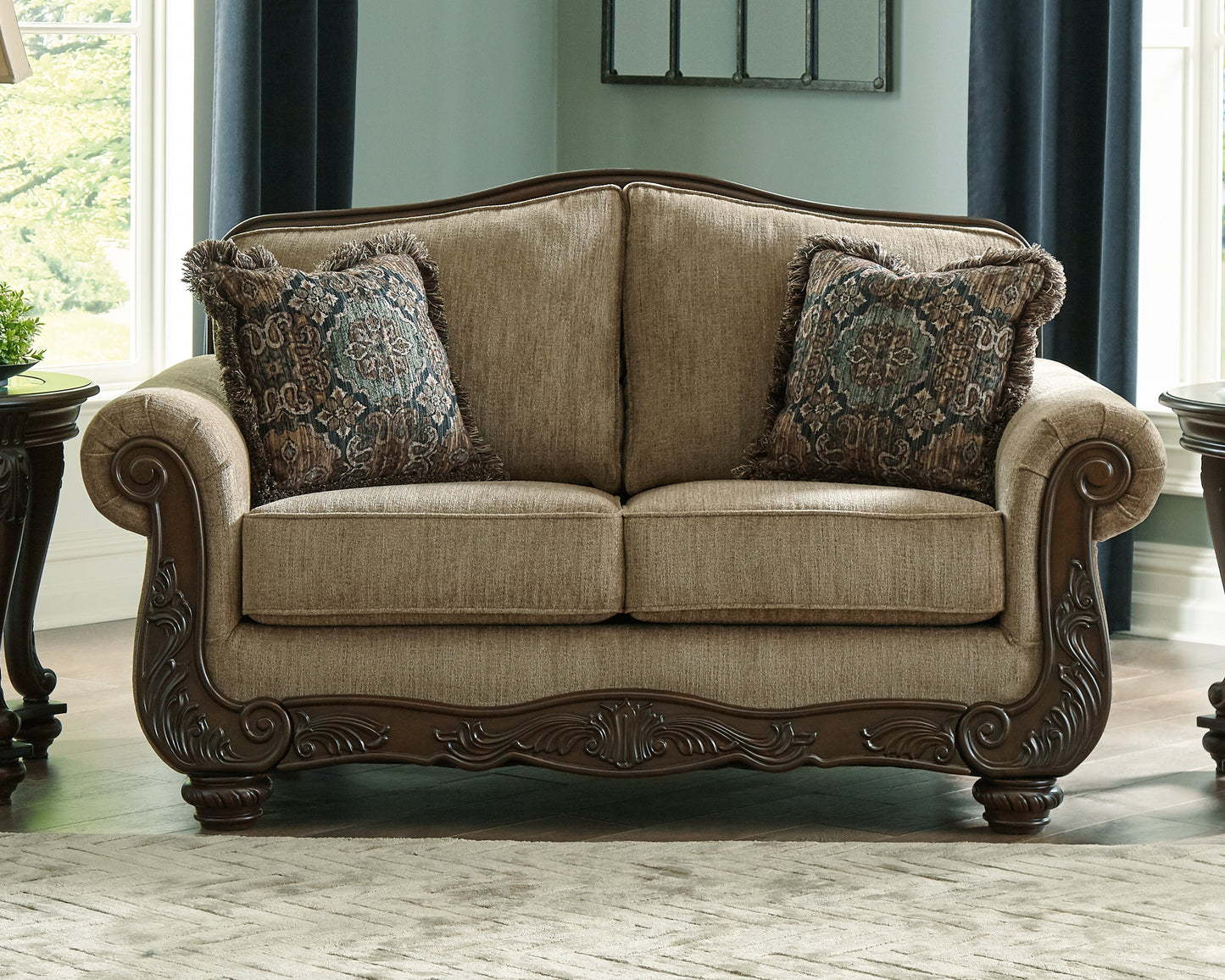 Briaroaks Loveseat