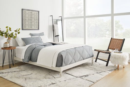 Tannally Queen Platform Bed