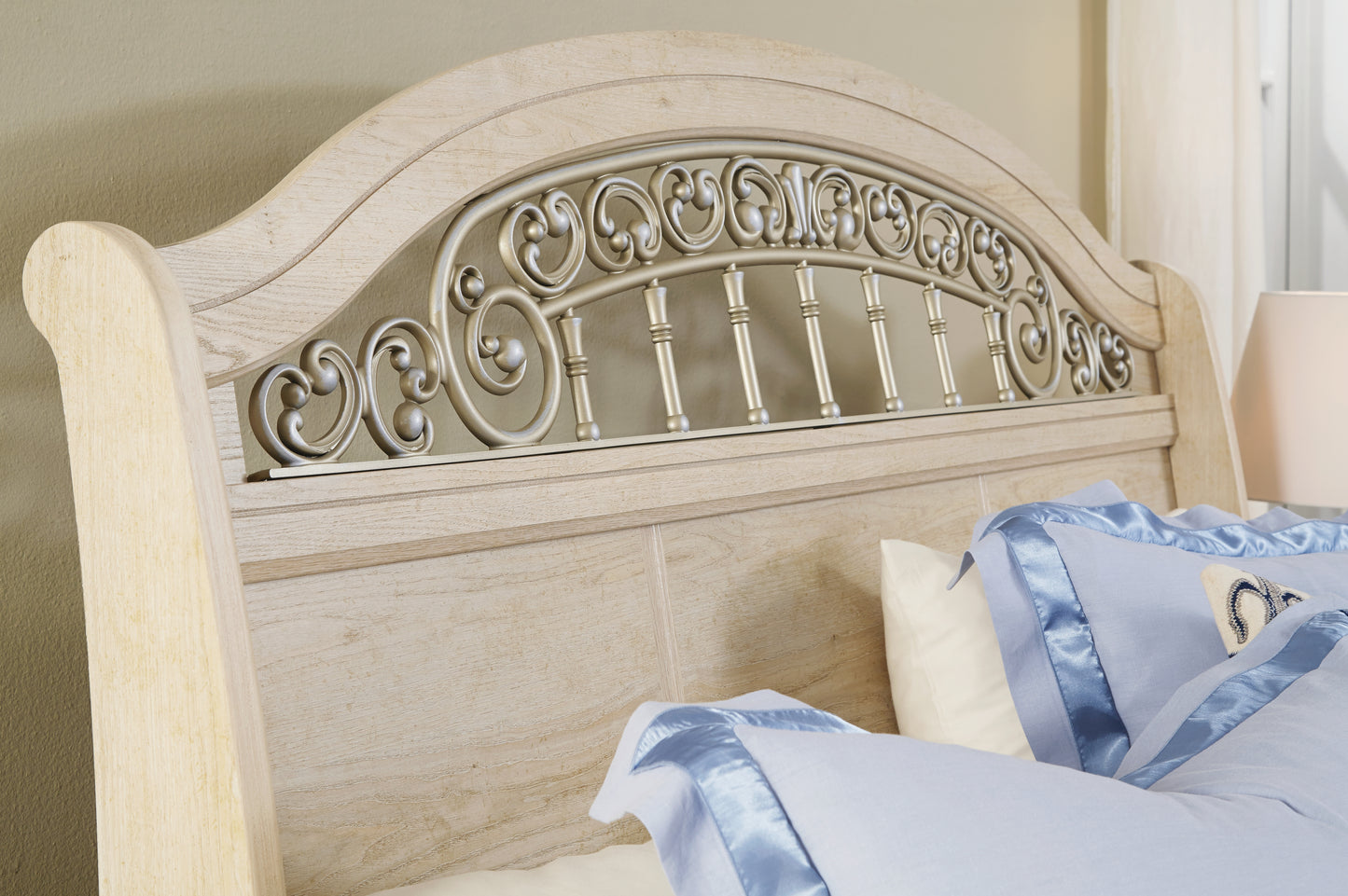 Catalina Queen Sleigh Bed