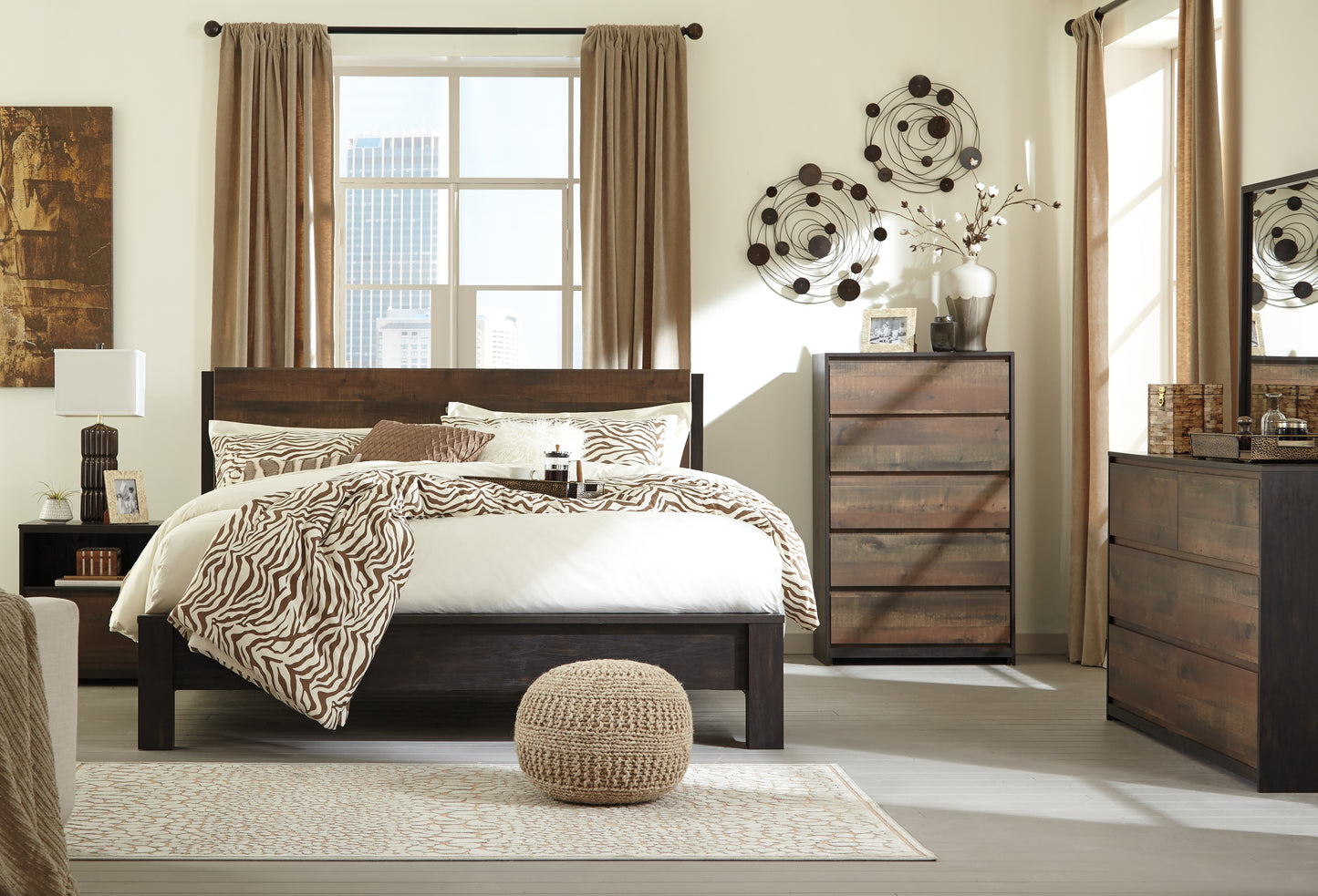 Windlore King Panel Bed