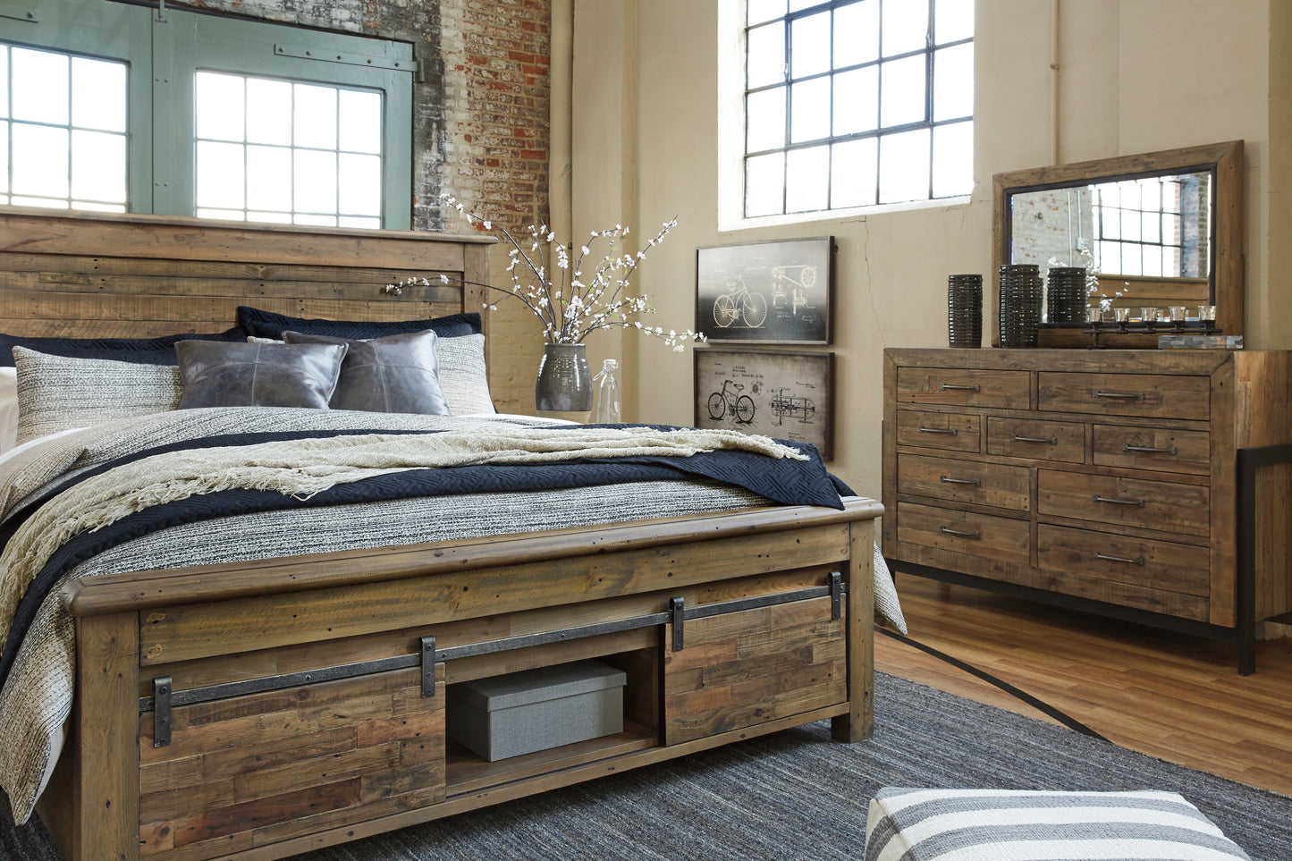 Sommerford King Panel Bed with Storage