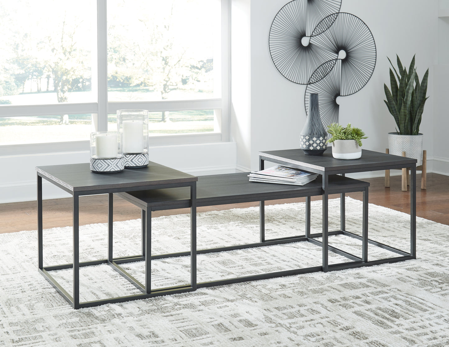 Yarlow Table (Set of 3)