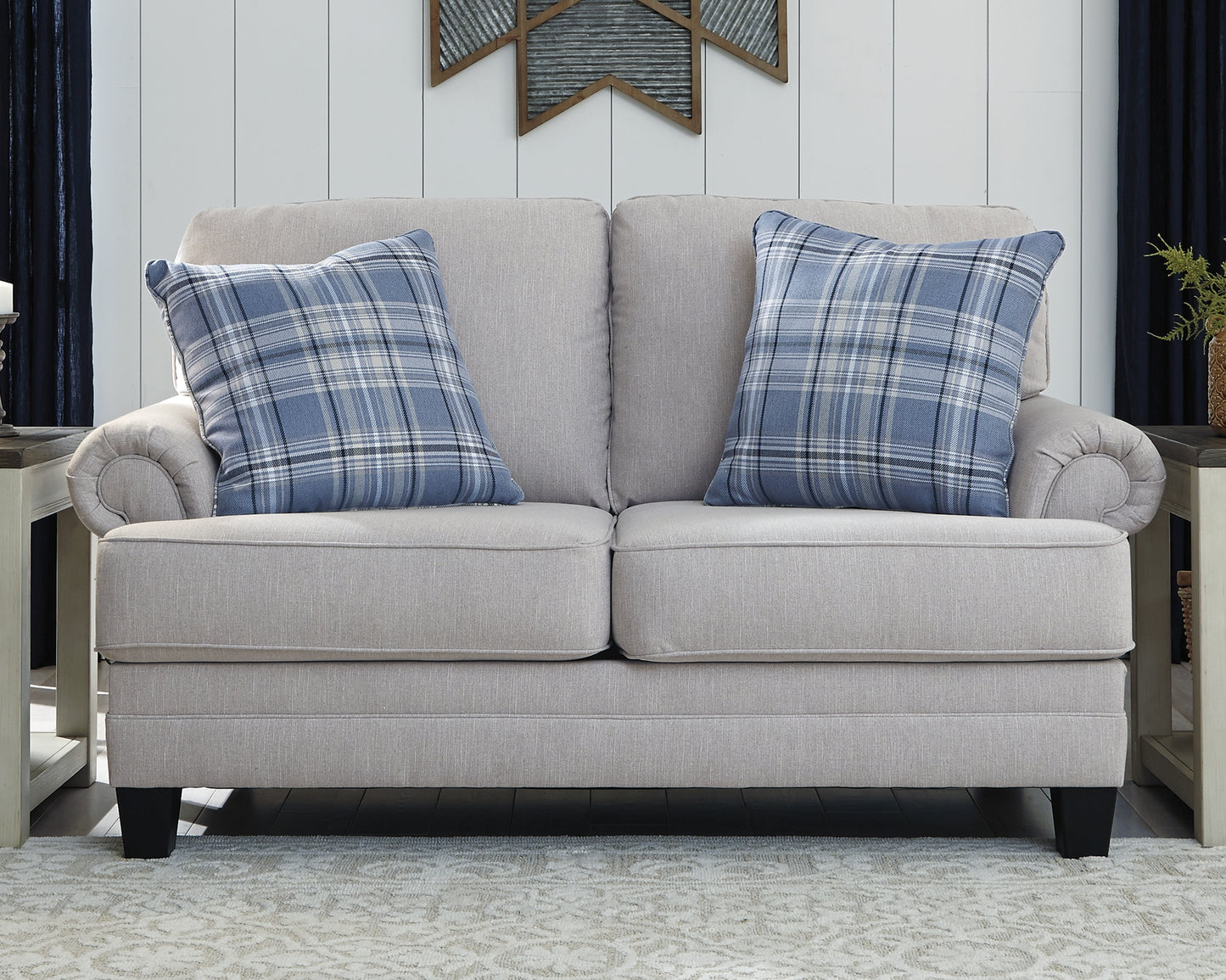Reevesville Loveseat