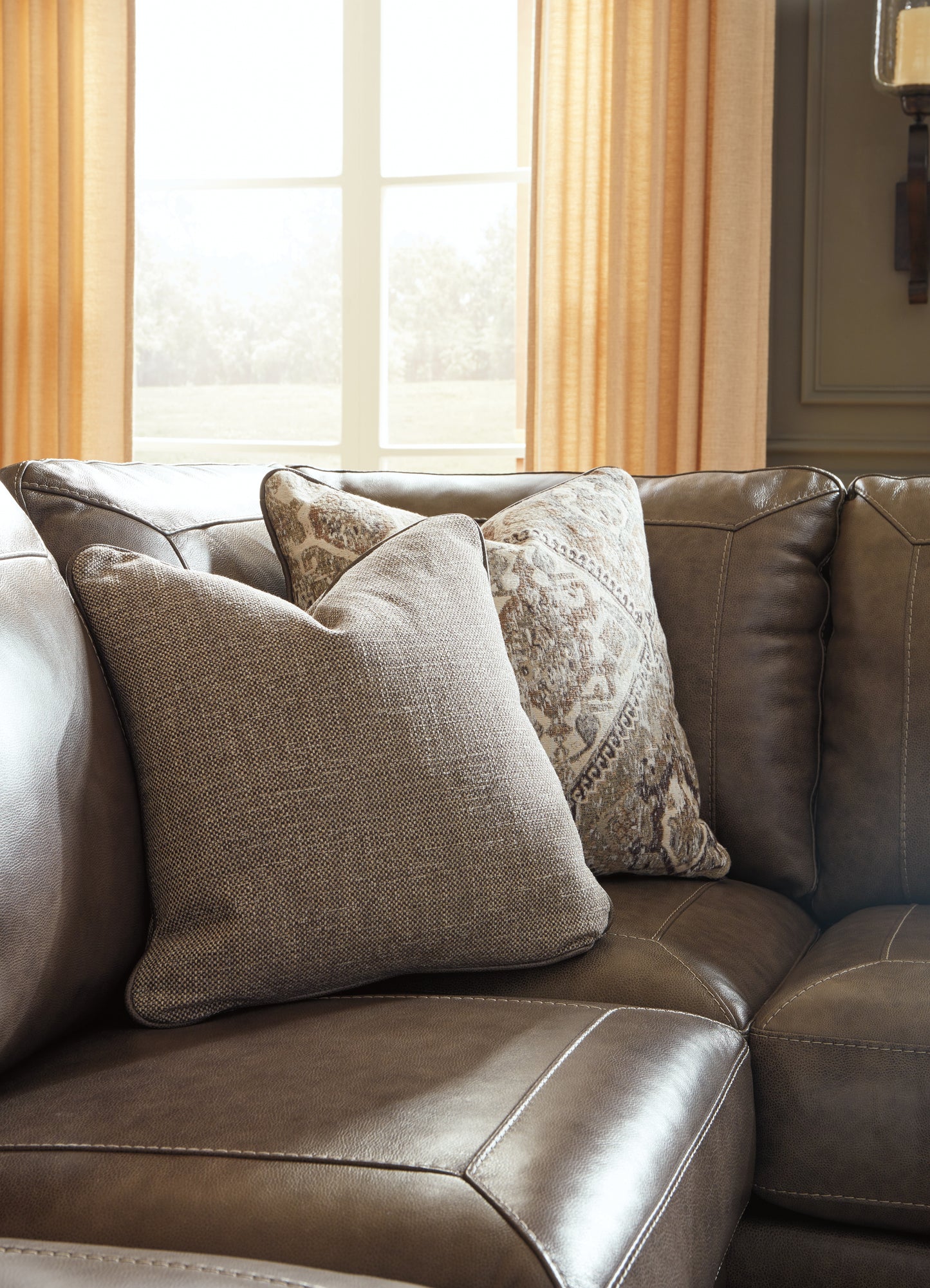 Roleson 2-Piece Sectional