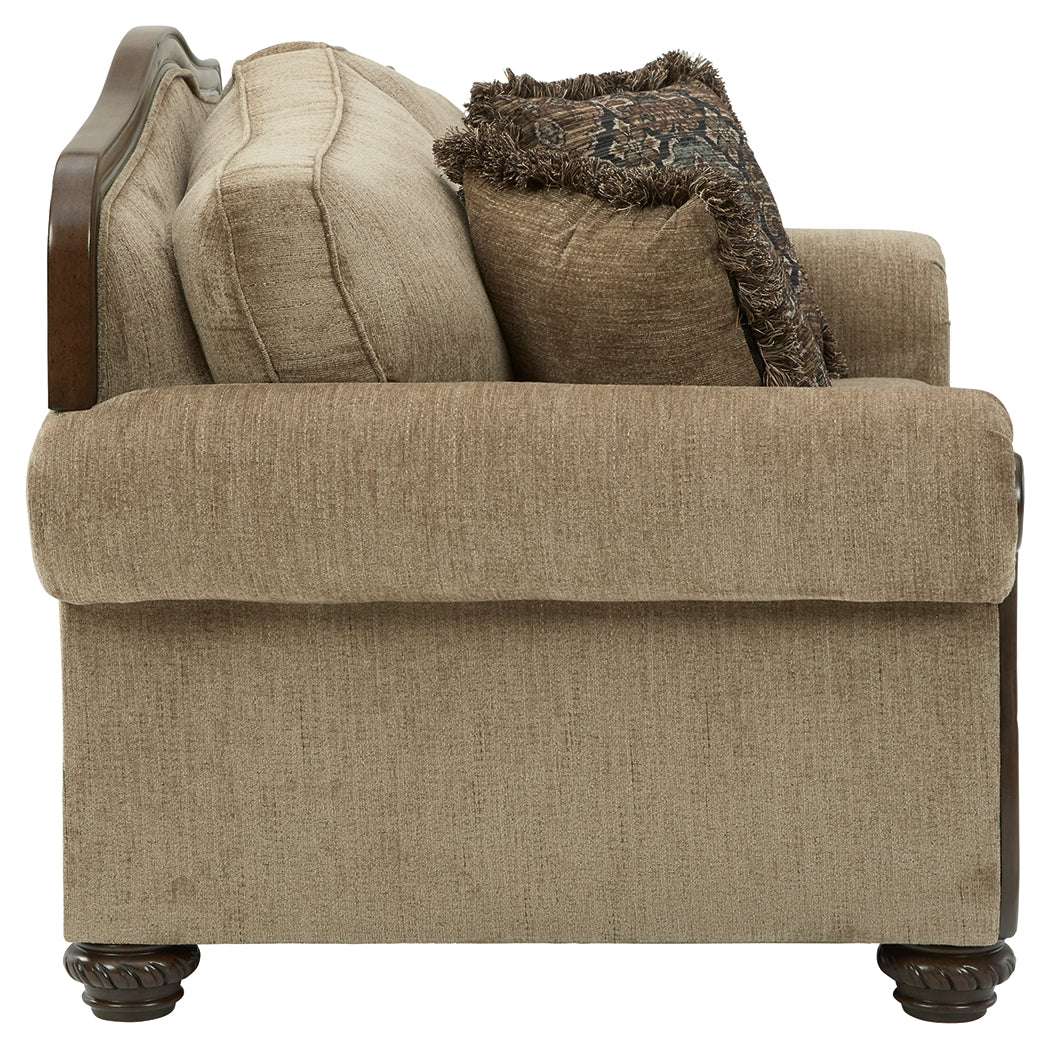 Briaroaks Loveseat