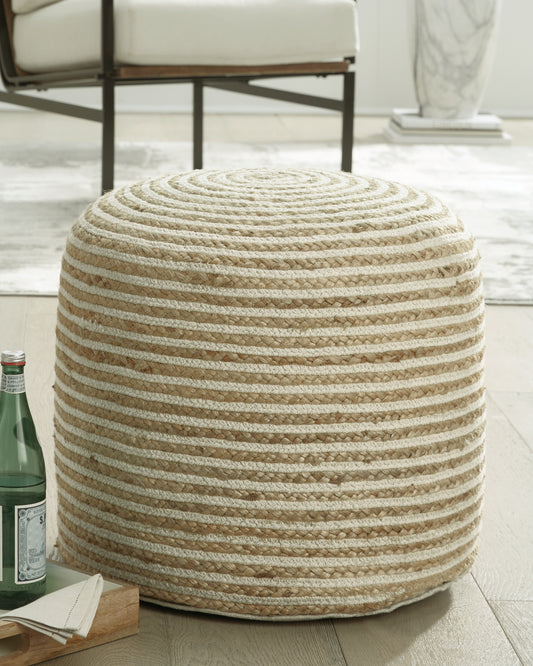 Aildon Pouf