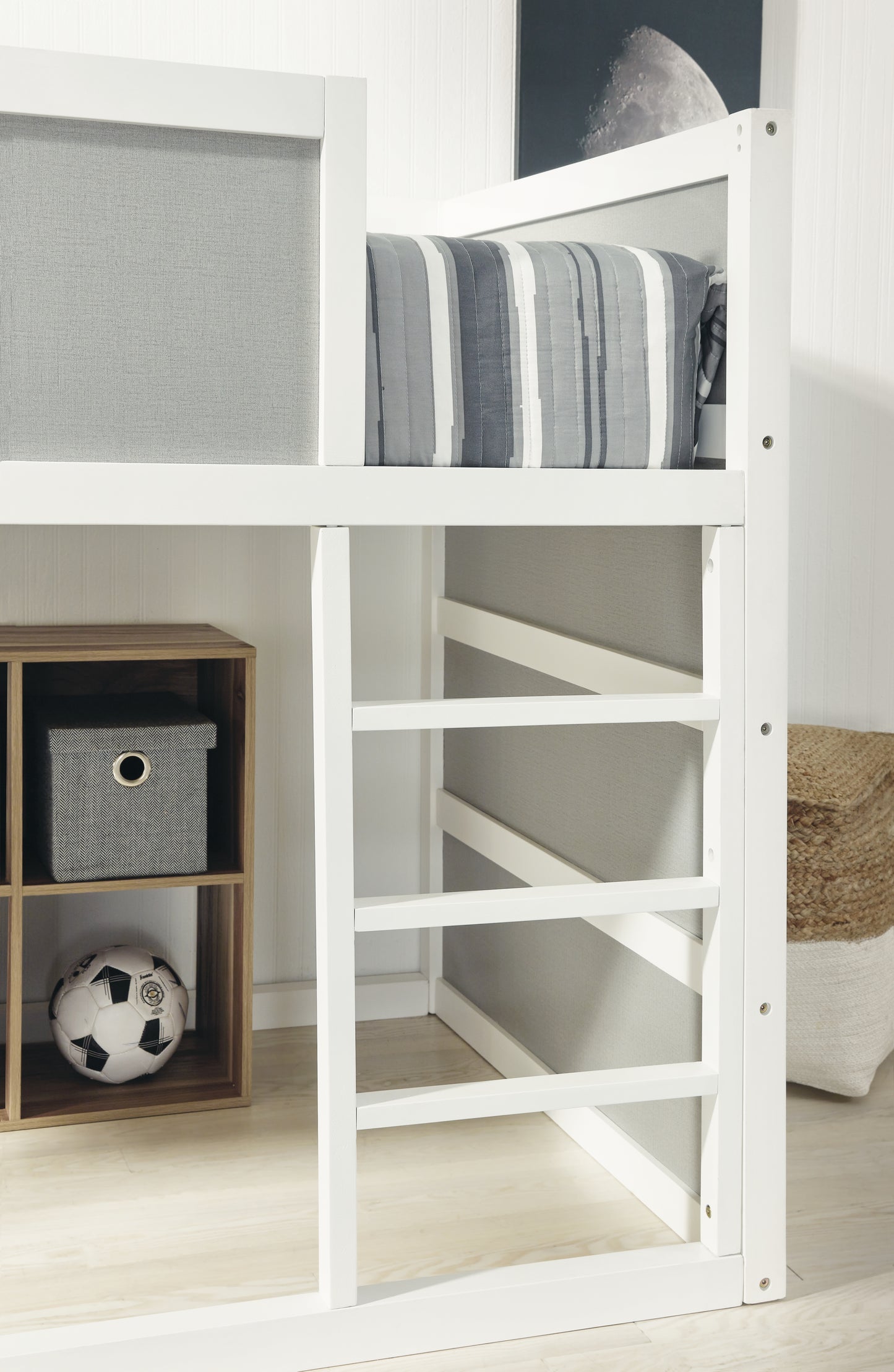 Romanton Twin Loft Bed