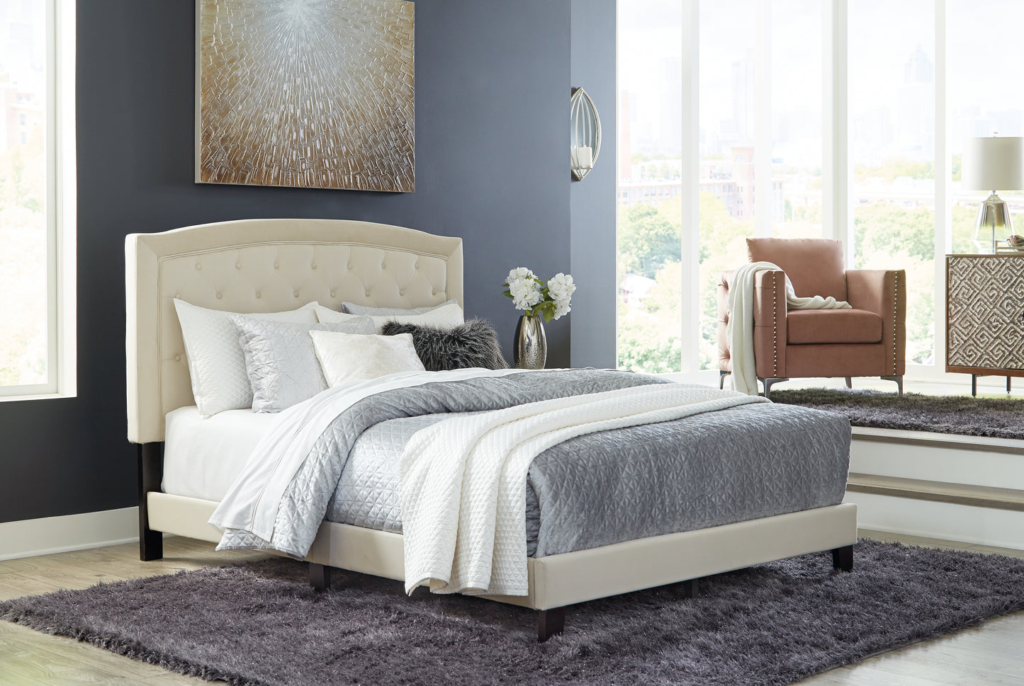 Adelloni Queen Upholstered Bed