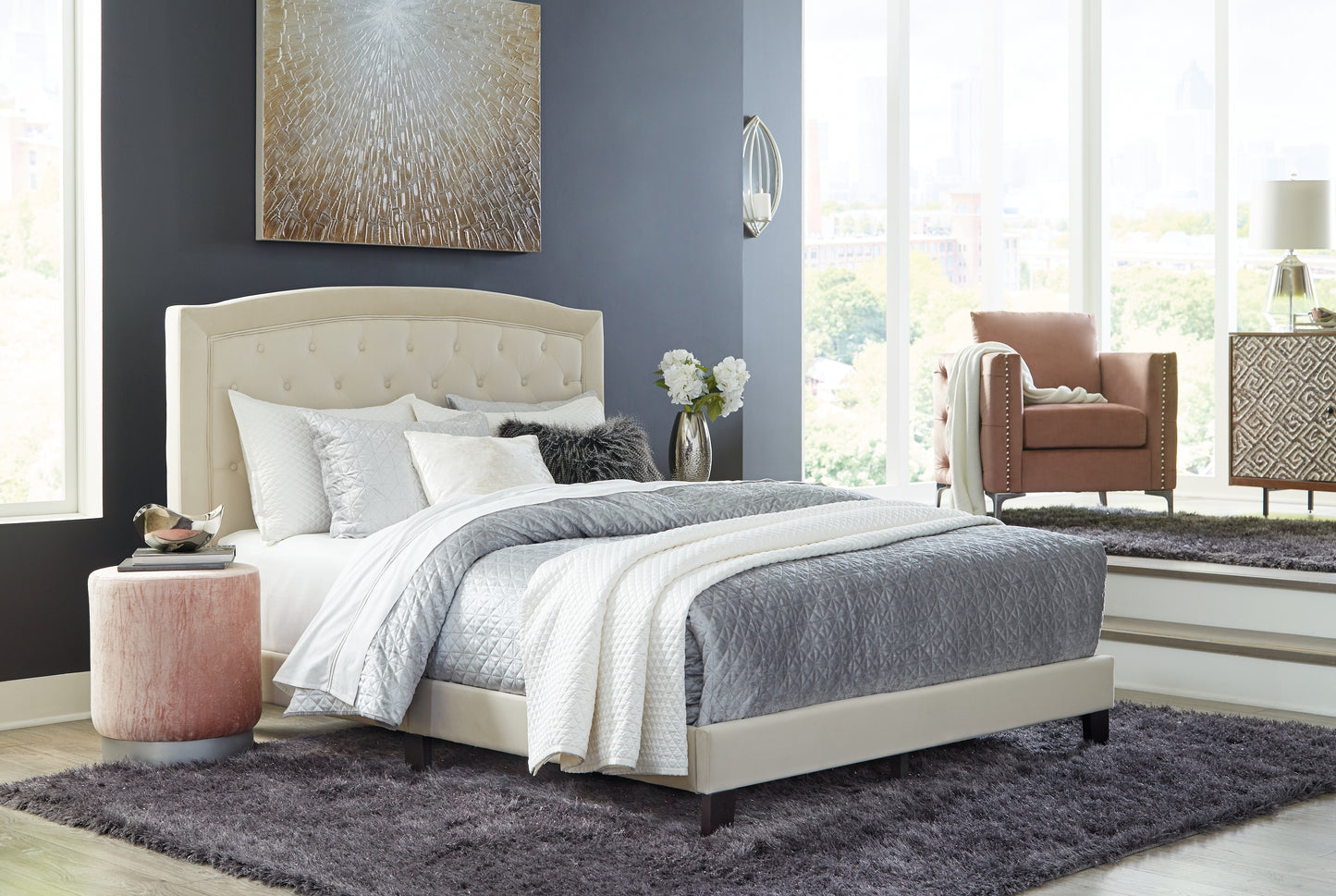 Adelloni Queen Upholstered Bed
