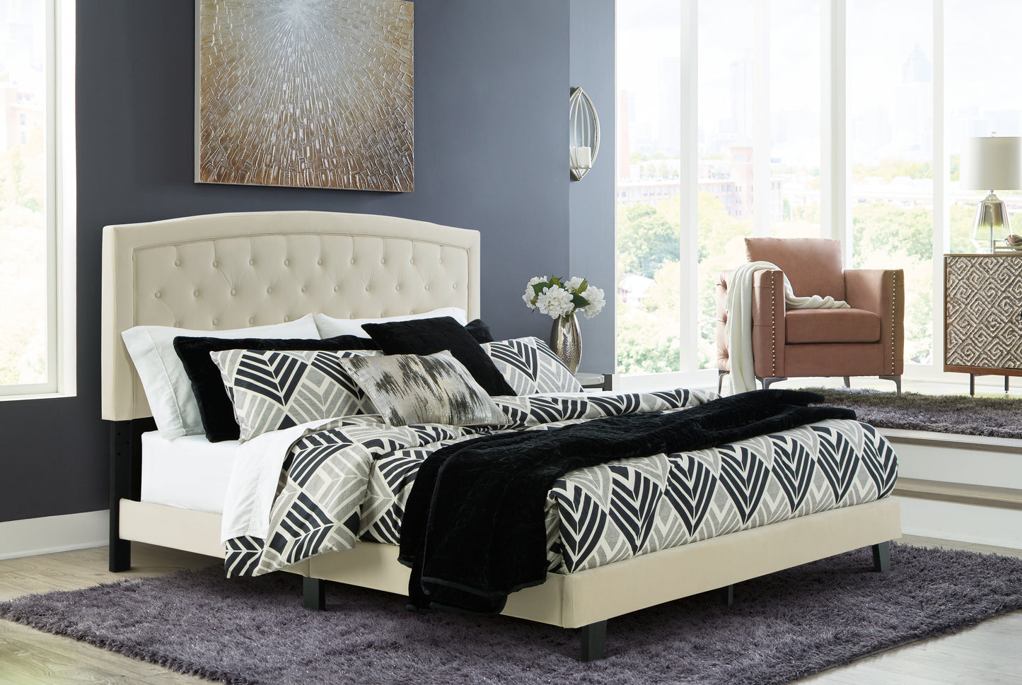 Adelloni King Upholstered Bed
