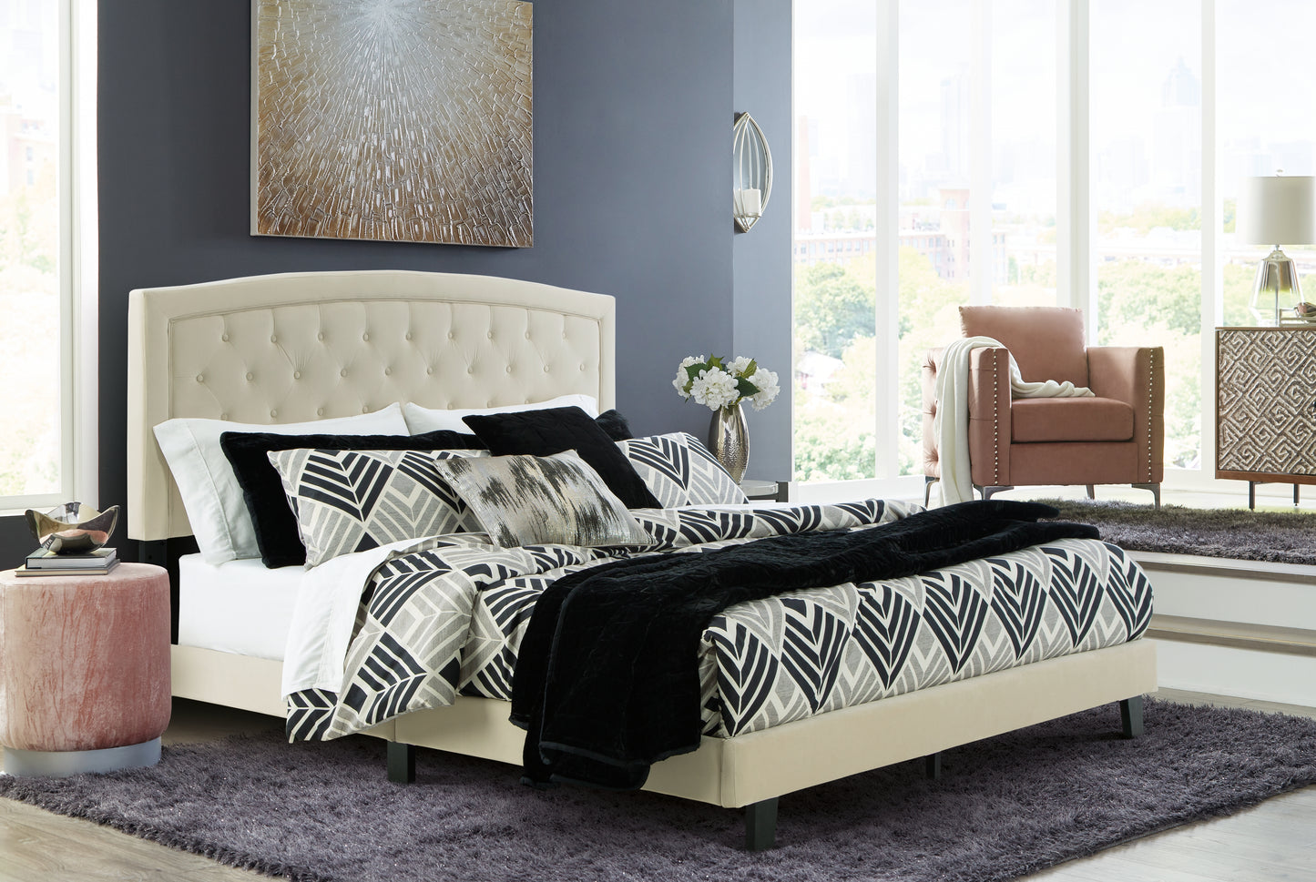 Adelloni King Upholstered Bed