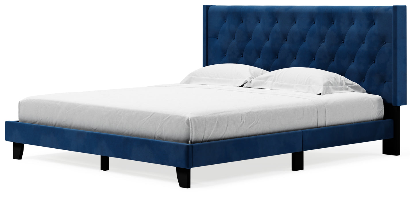 Vintasso King Upholstered Bed