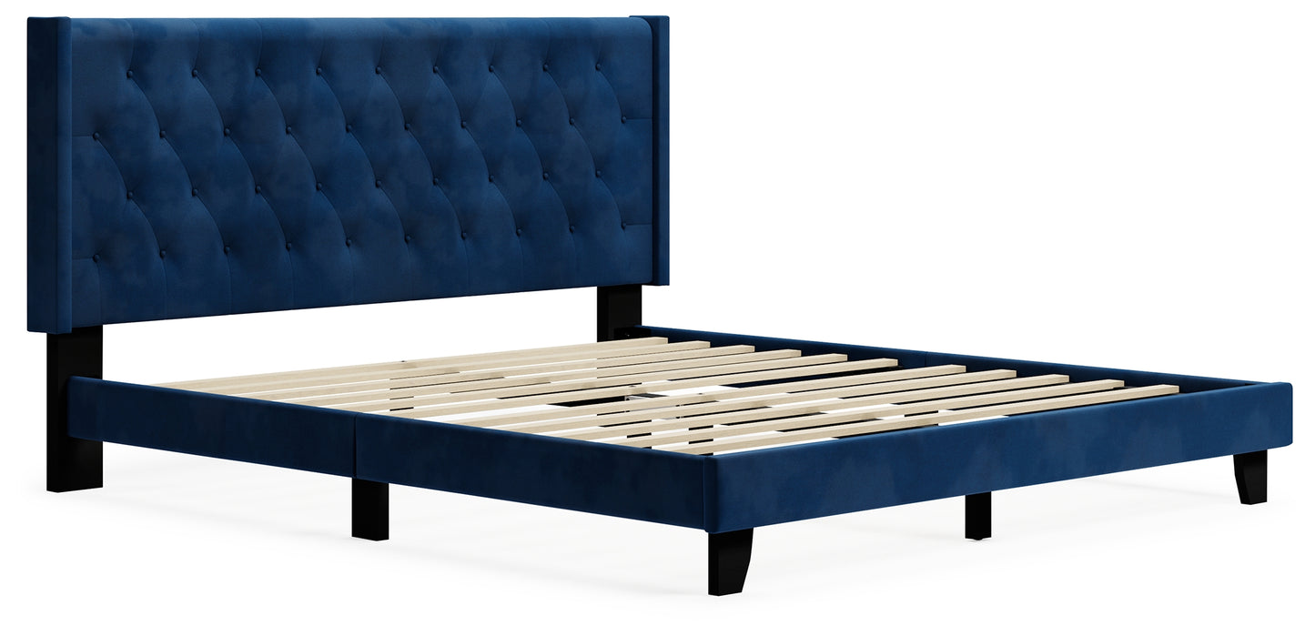 Vintasso King Upholstered Bed