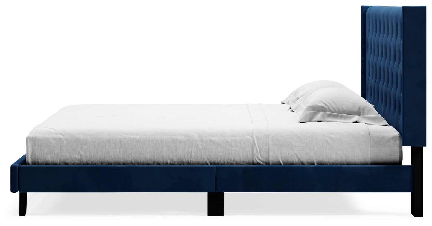 Vintasso King Upholstered Bed