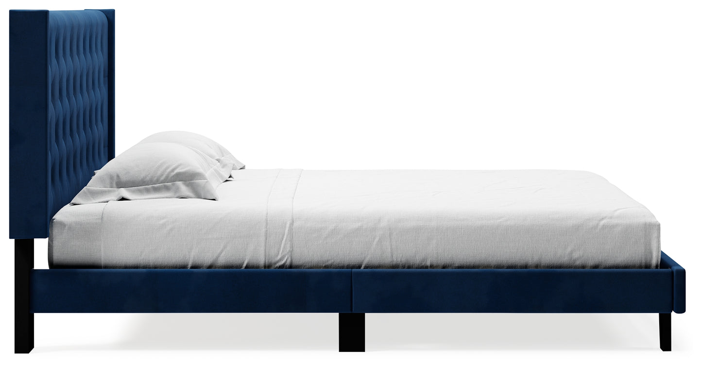 Vintasso King Upholstered Bed