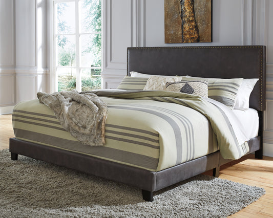 Vintasso King Upholstered Bed