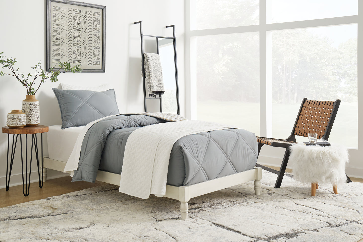 Tannally Twin Platform Bed