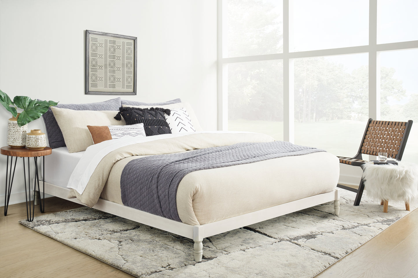 Tannally King Platform Bed