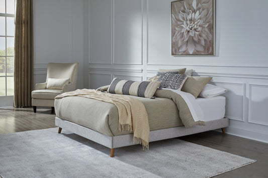 Tannally Queen Upholstered Platform Bed