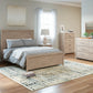 Senniberg Queen Panel Bed