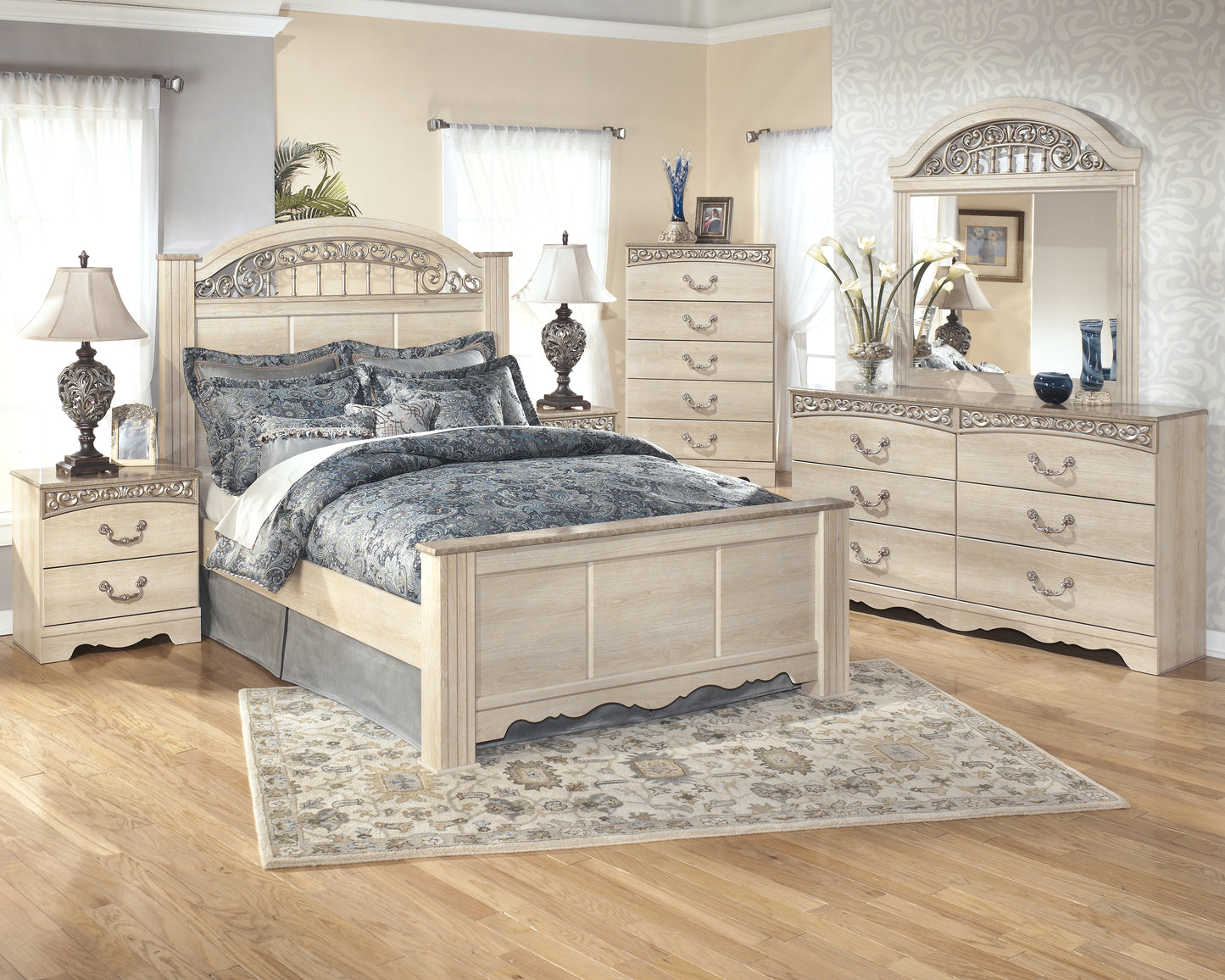 Catalina Dresser