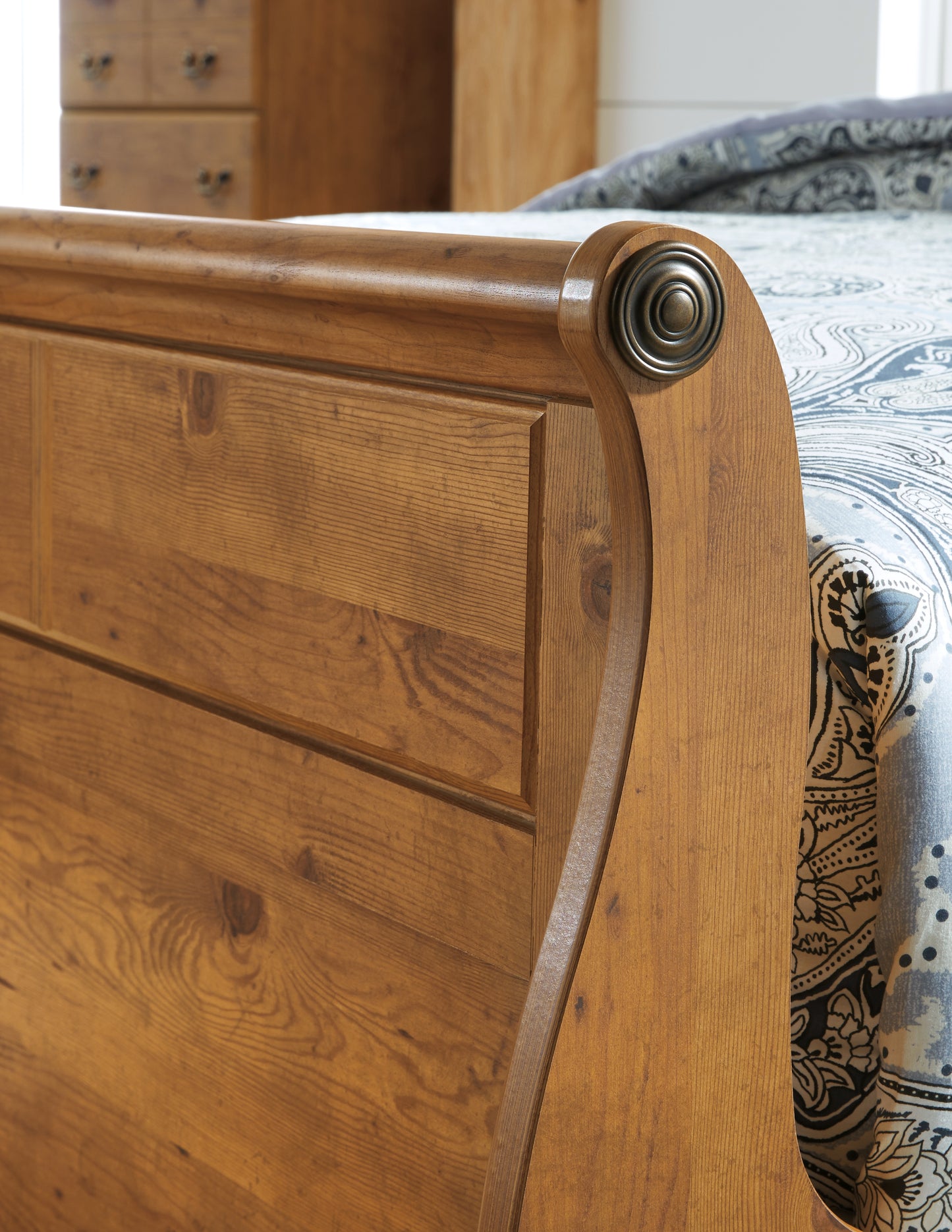 Bittersweet King Sleigh Bed