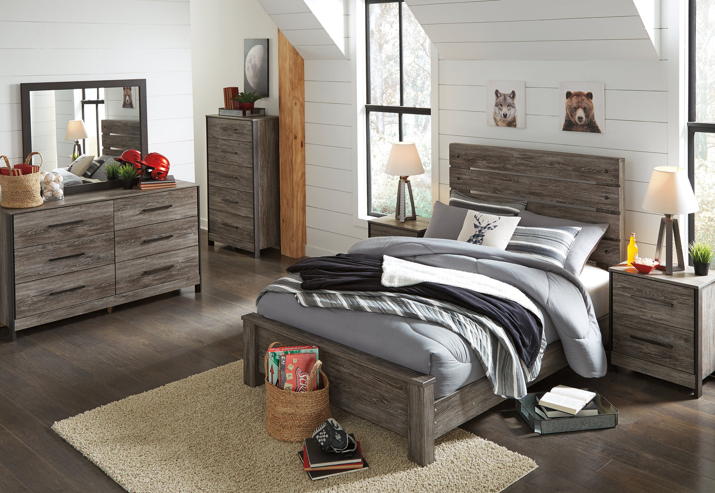 Cazenfeld Full Panel Bed