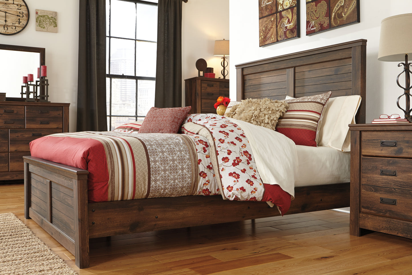 Quinden Queen Panel Bed