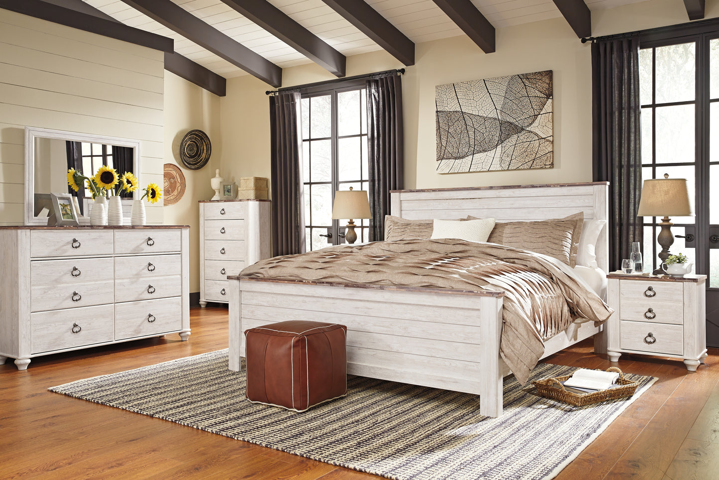 Willowton California King Panel Bed