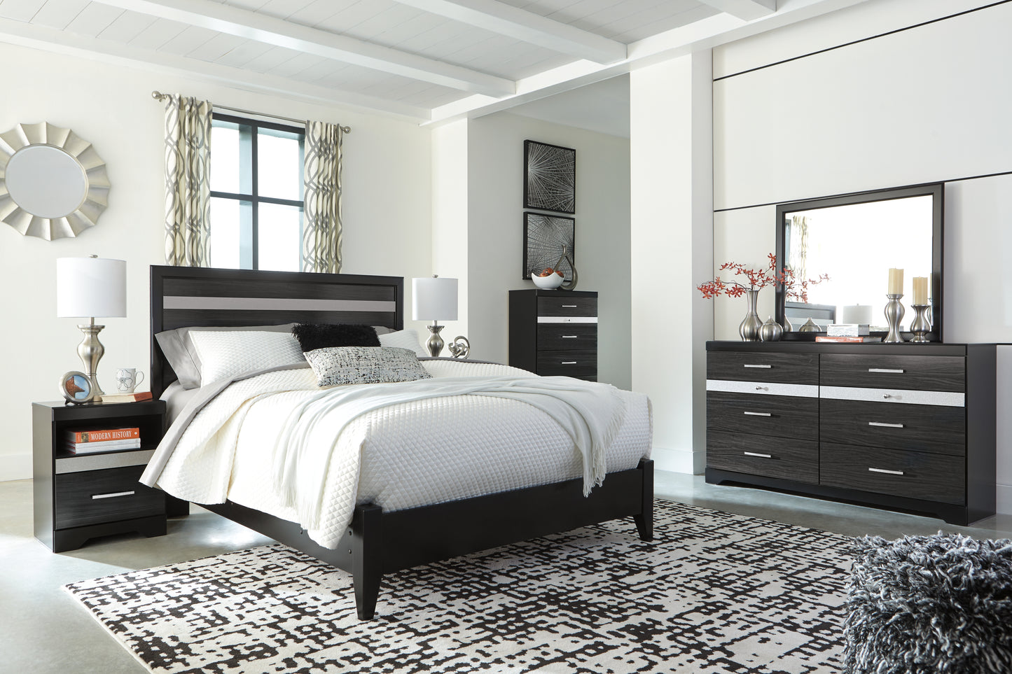 Starberry Queen Panel Bed