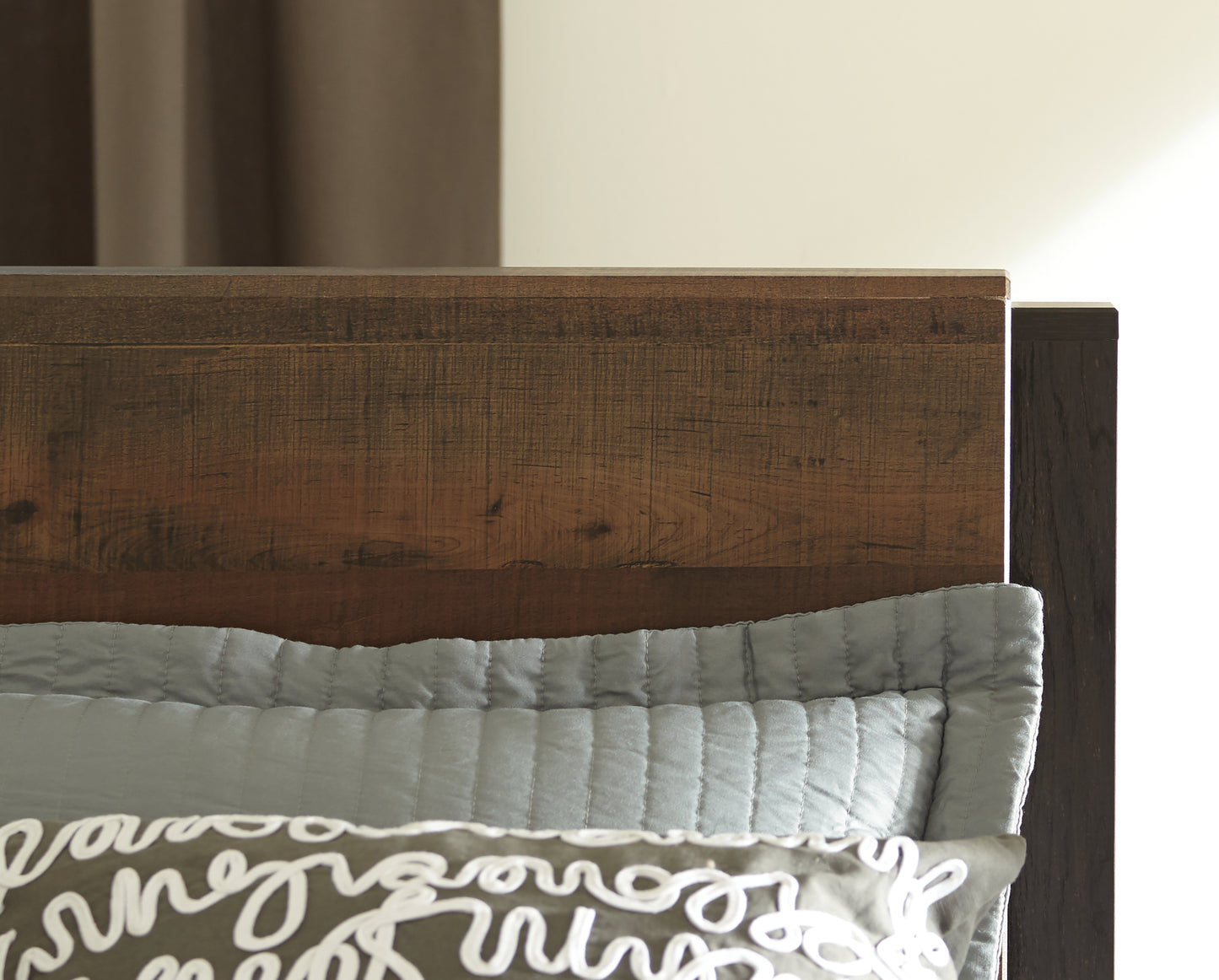Windlore King Panel Bed