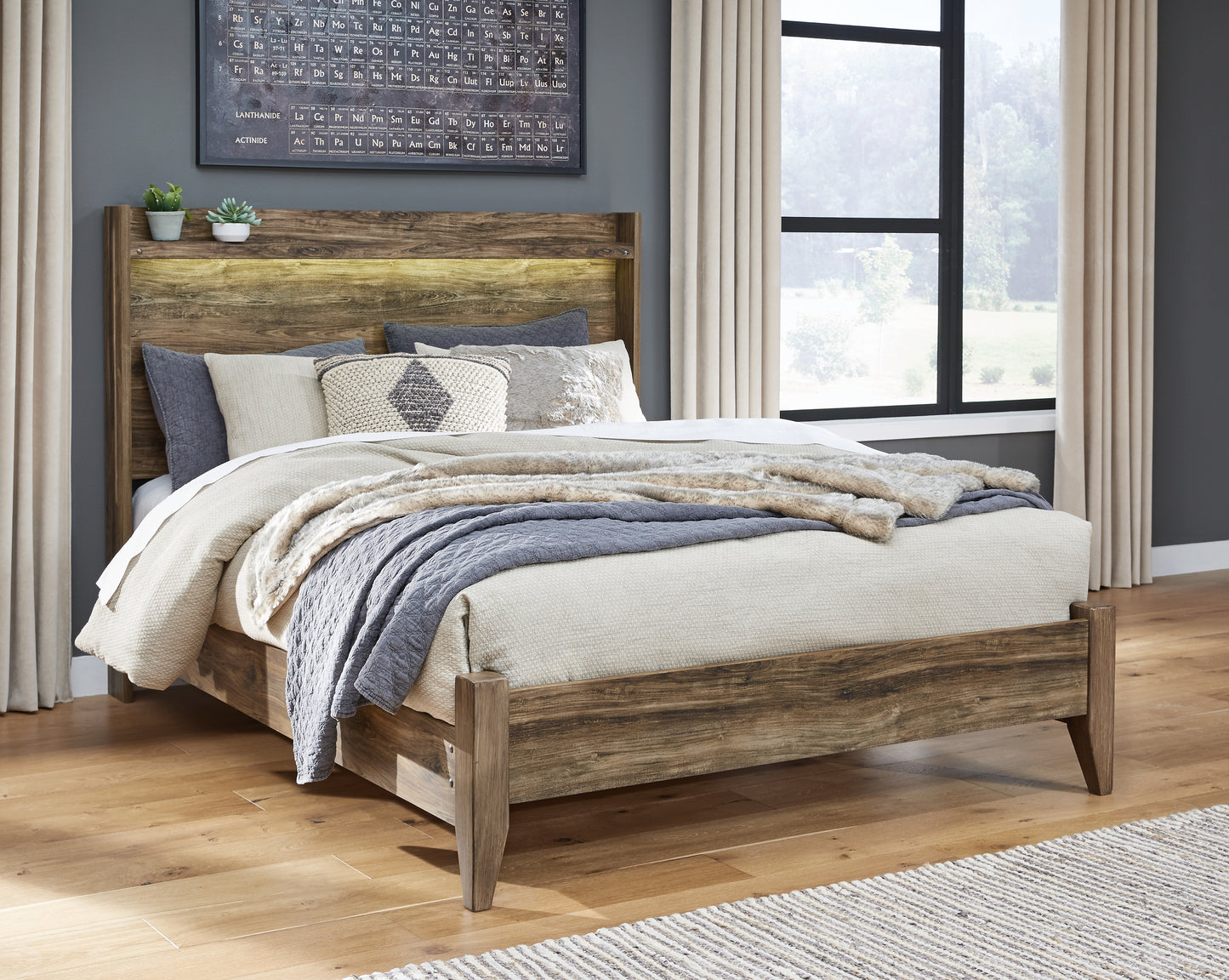 Rusthaven Queen Panel Bed