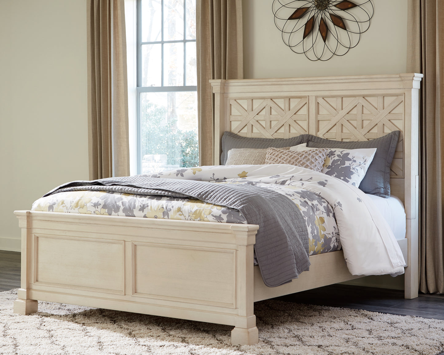 Bolanburg Queen Panel Bed