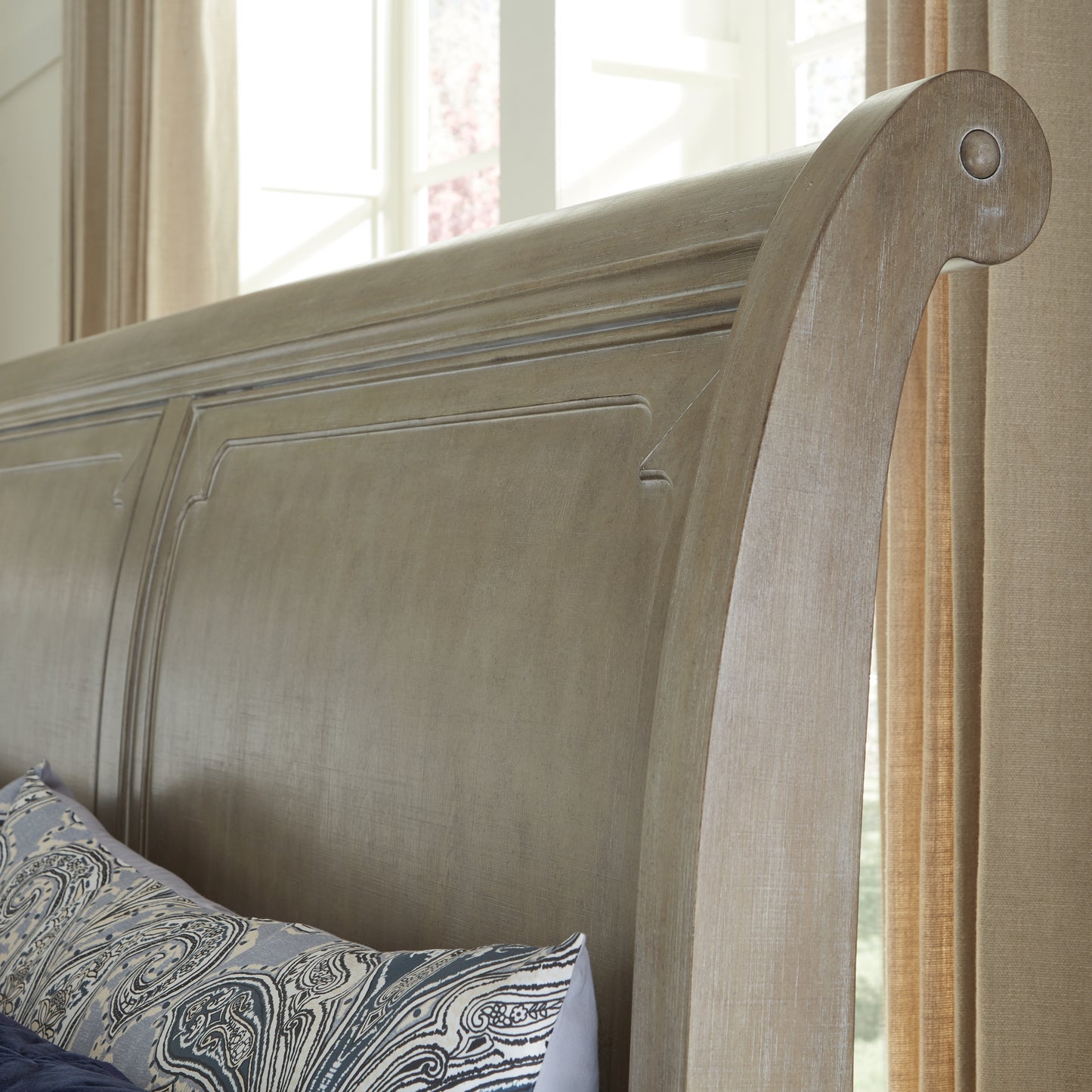 Borlend California King Sleigh Bed