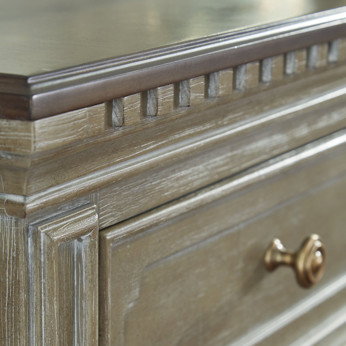 Borlend Nightstand