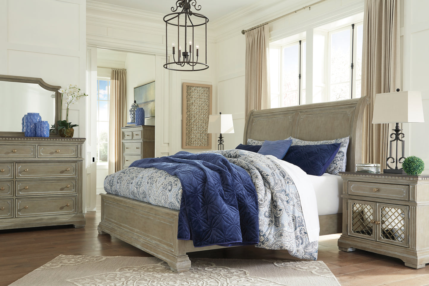 Borlend California King Sleigh Bed