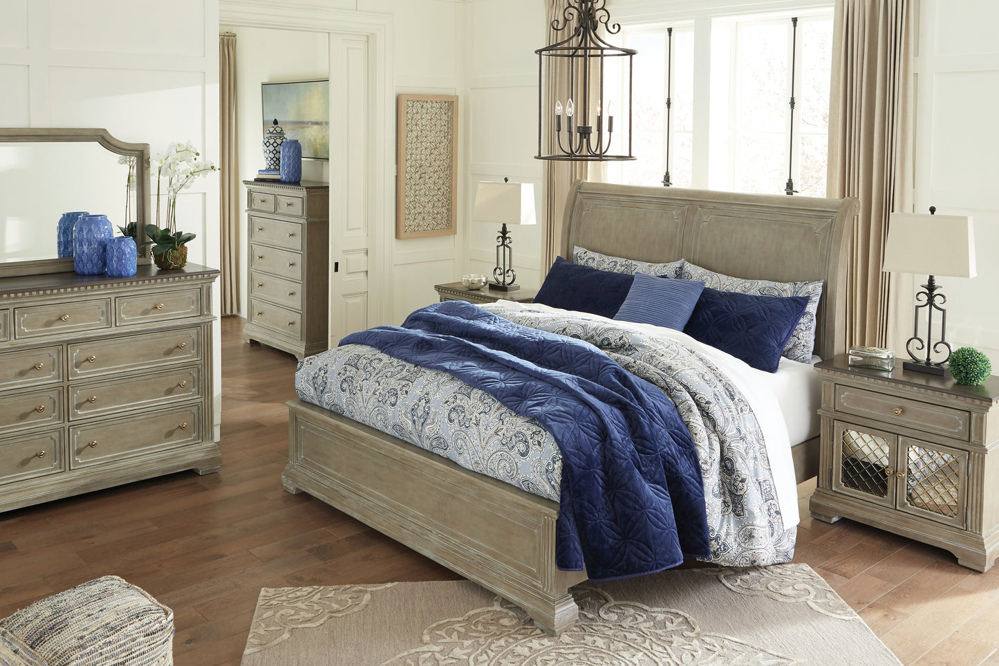 Borlend King Sleigh Bed