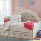 Realyn Twin Daybed with 1 Large Storage Drawer
