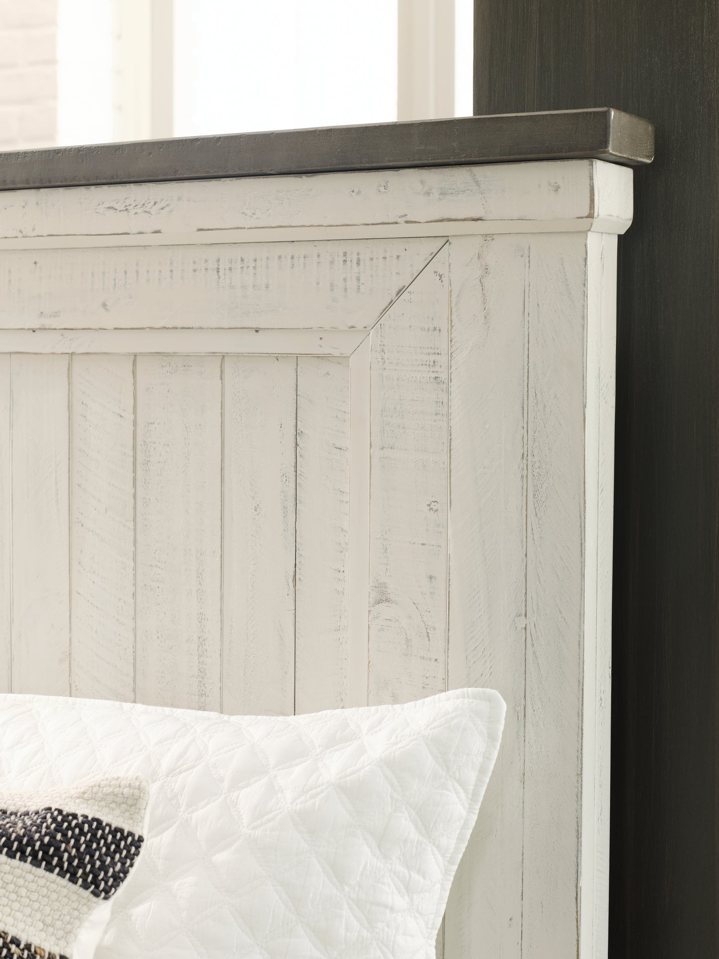 Brewgan King Panel Storage Bed