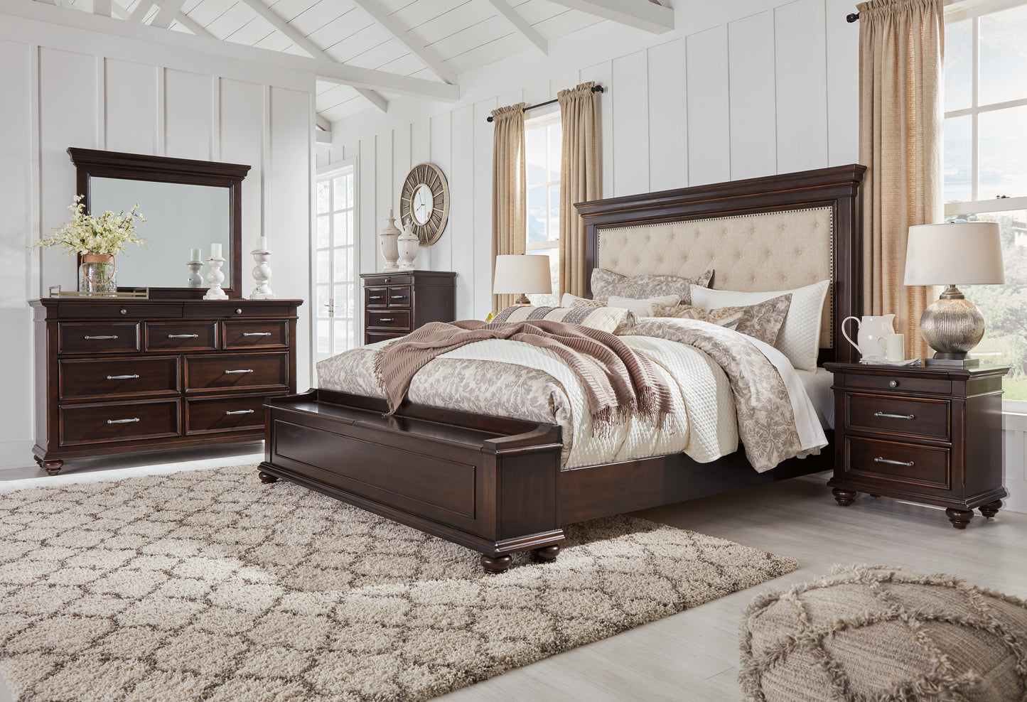Brynhurst California King Upholstered Bed with Storage Bench