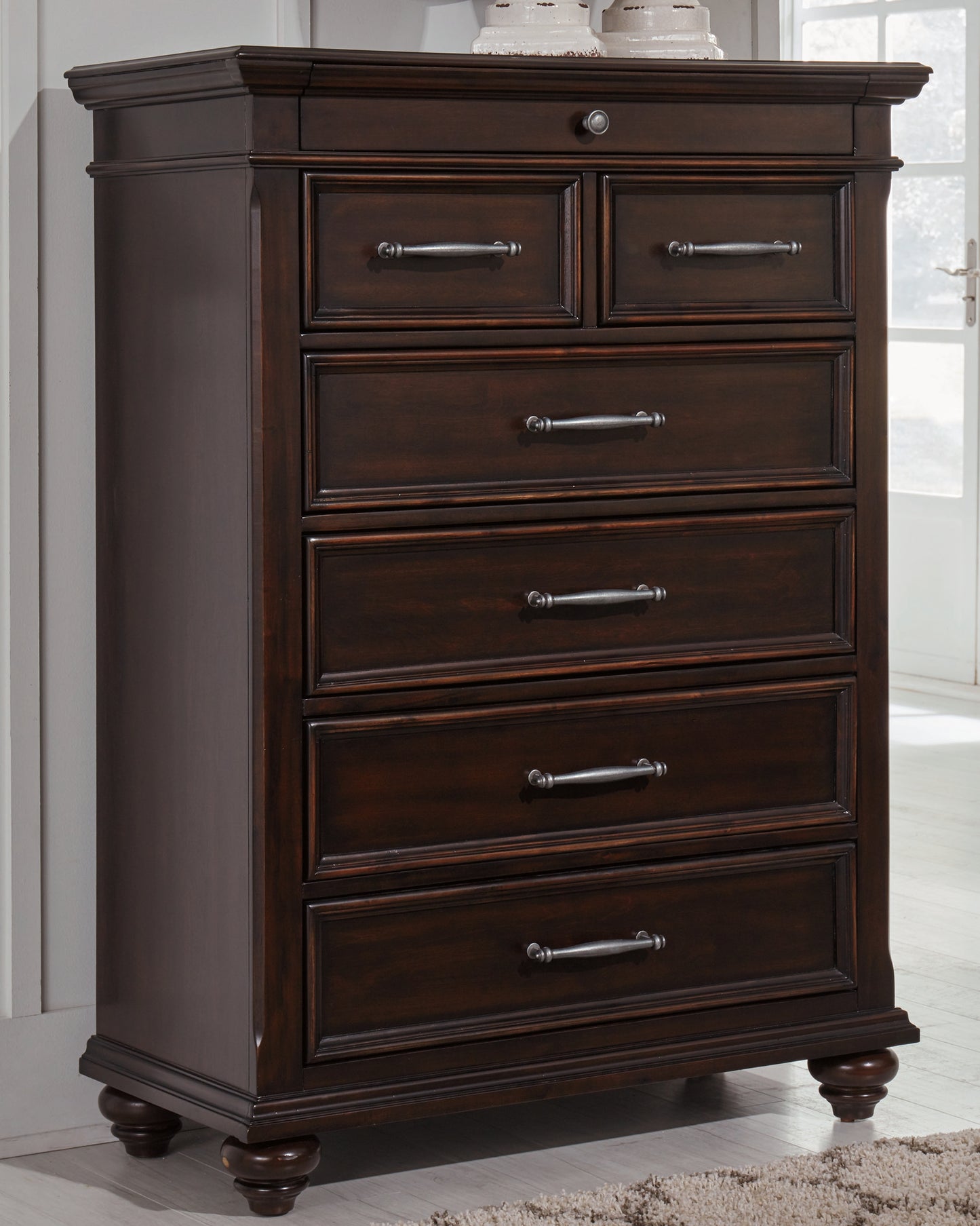 Brynhurst Chest of Drawers