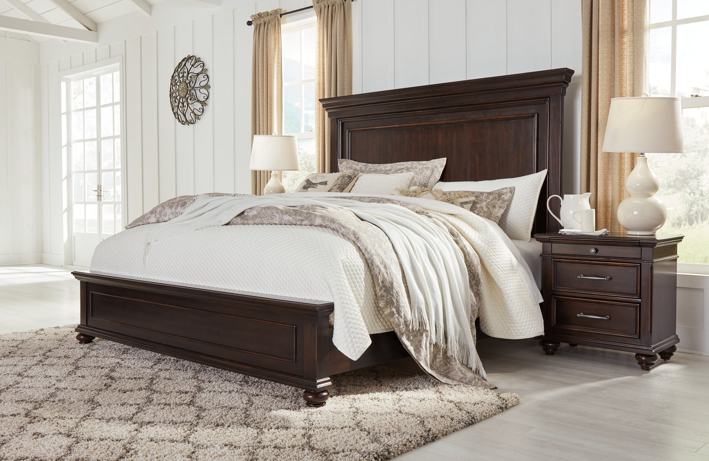 Brynhurst California King Panel Bed