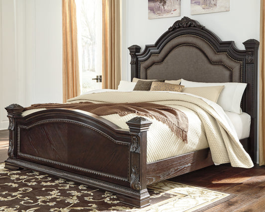 Wellsbrook Queen Poster Bed