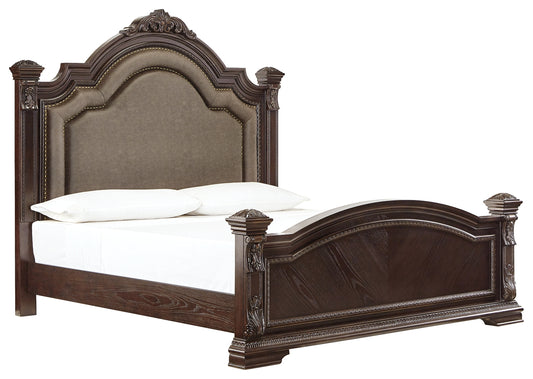 Wellsbrook Queen Poster Bed