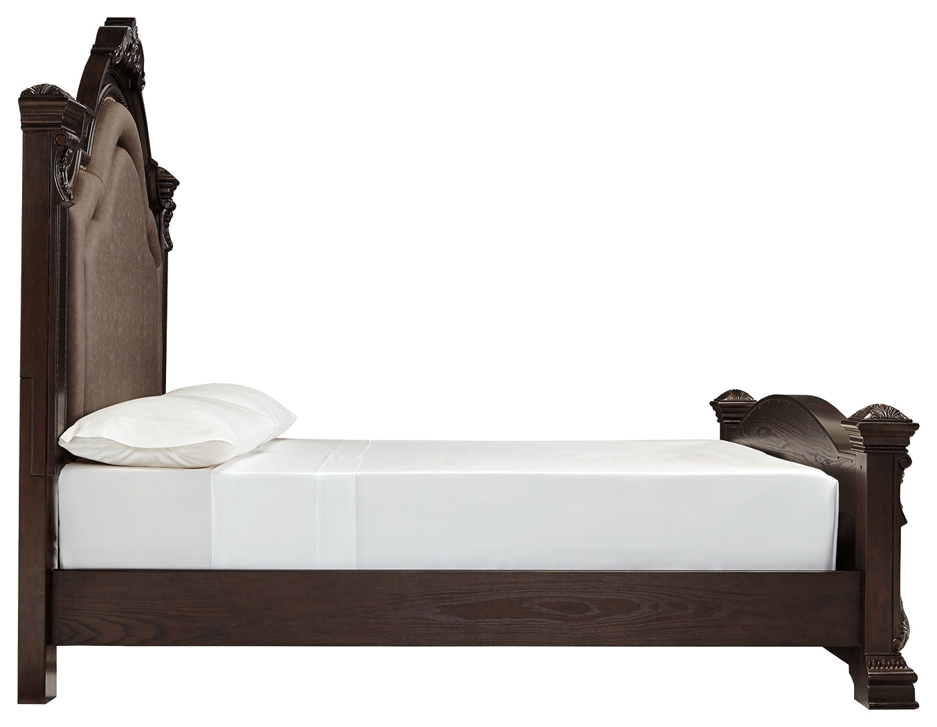 Wellsbrook Queen Poster Bed