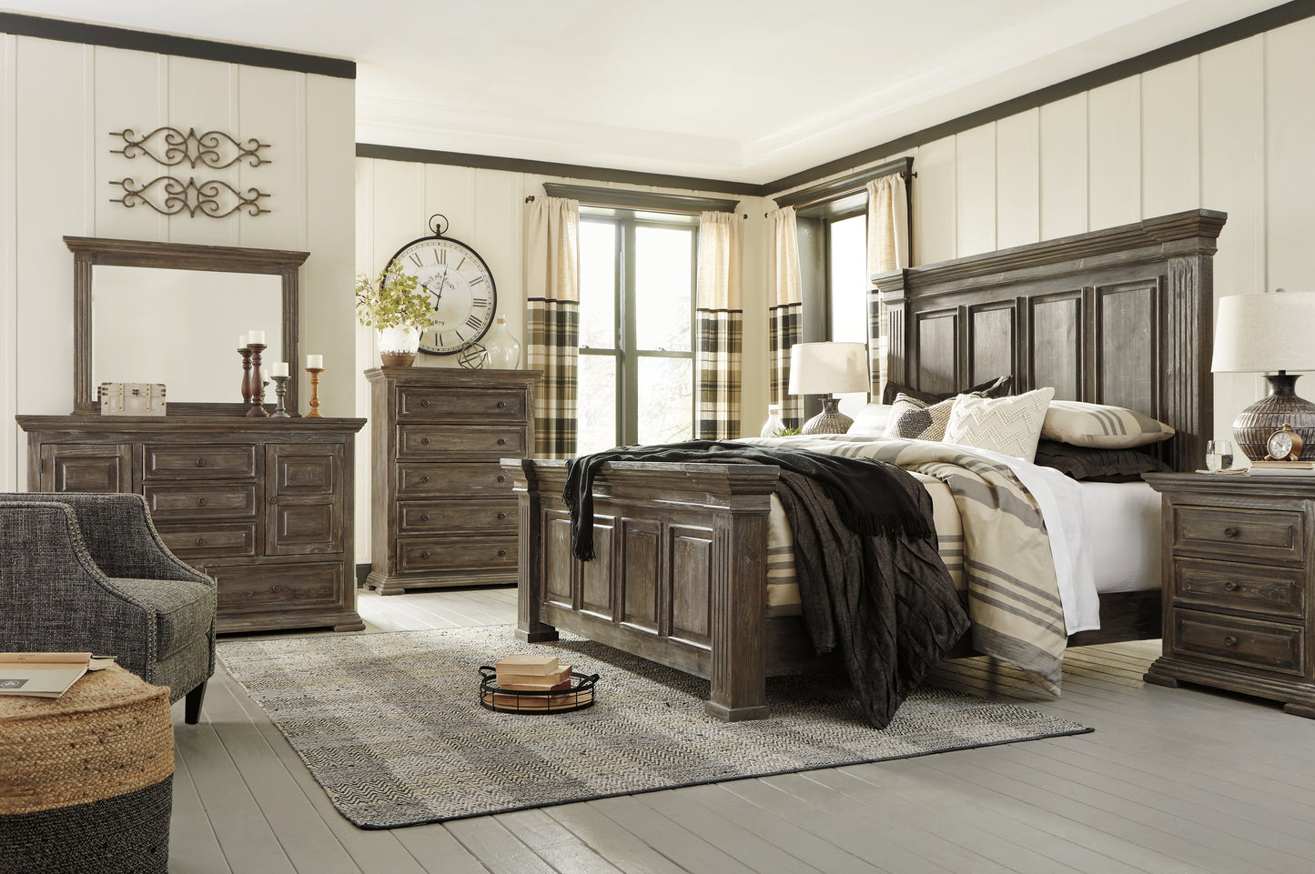 Wyndahl California King Panel Bed
