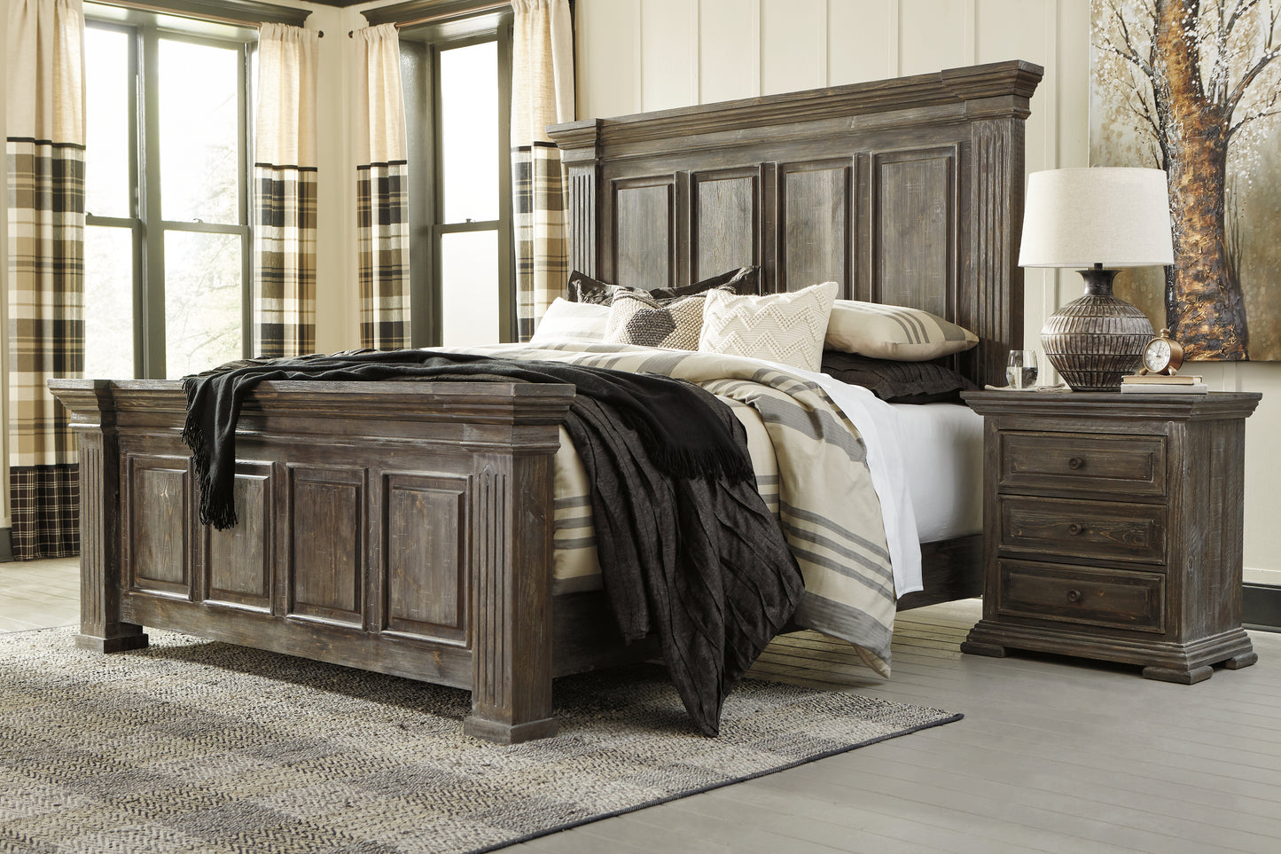 Wyndahl California King Panel Bed