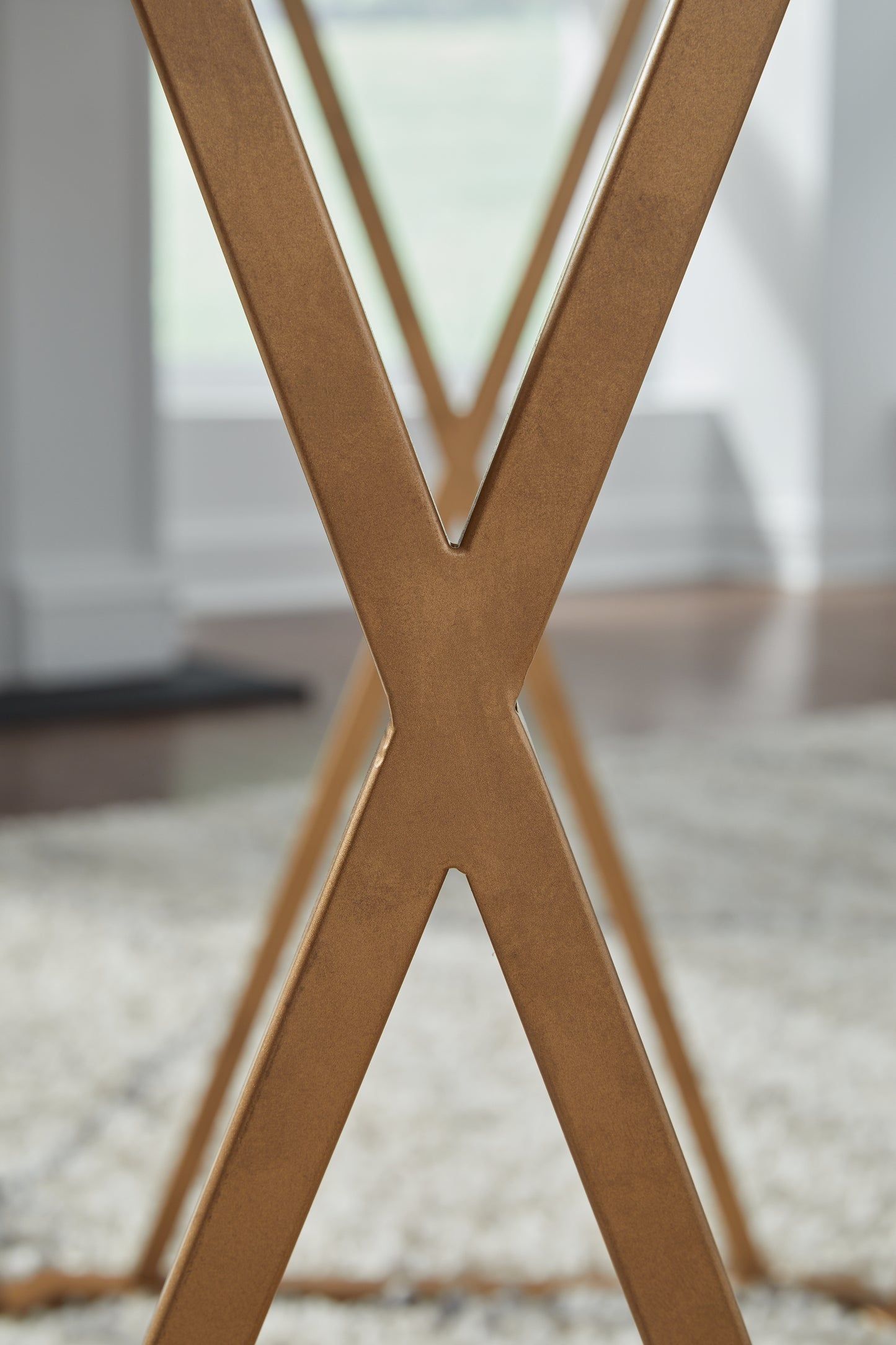 Wynora Dining Table