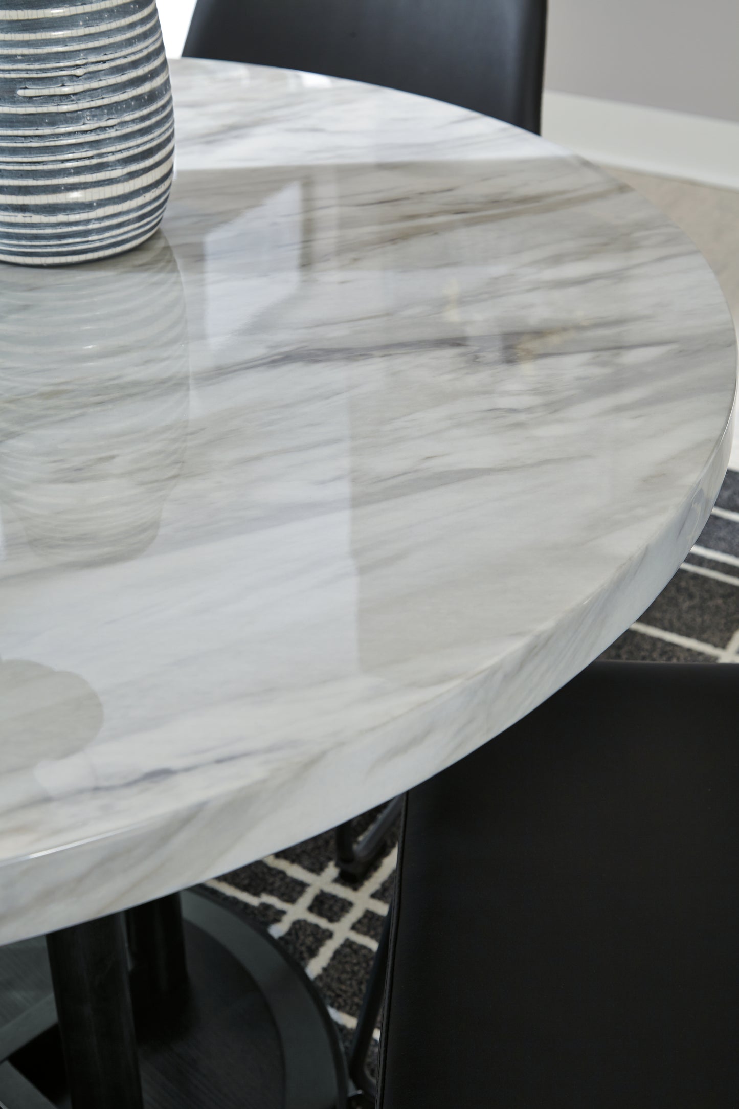 Centiar Dining Table