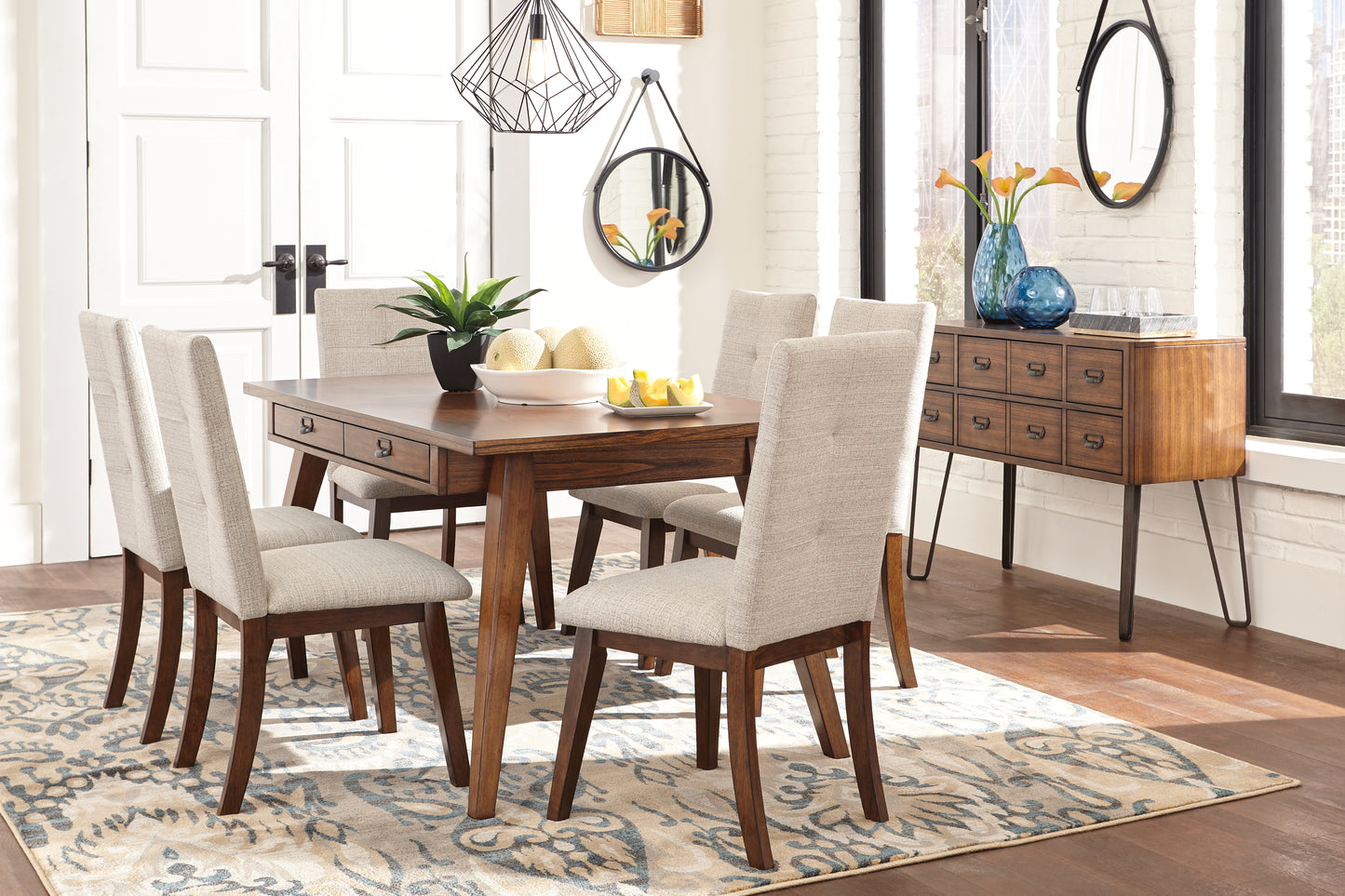 Centiar Dining Table